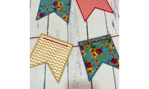 Projeto na Bordadeira - Bandeirolas para Decoração
